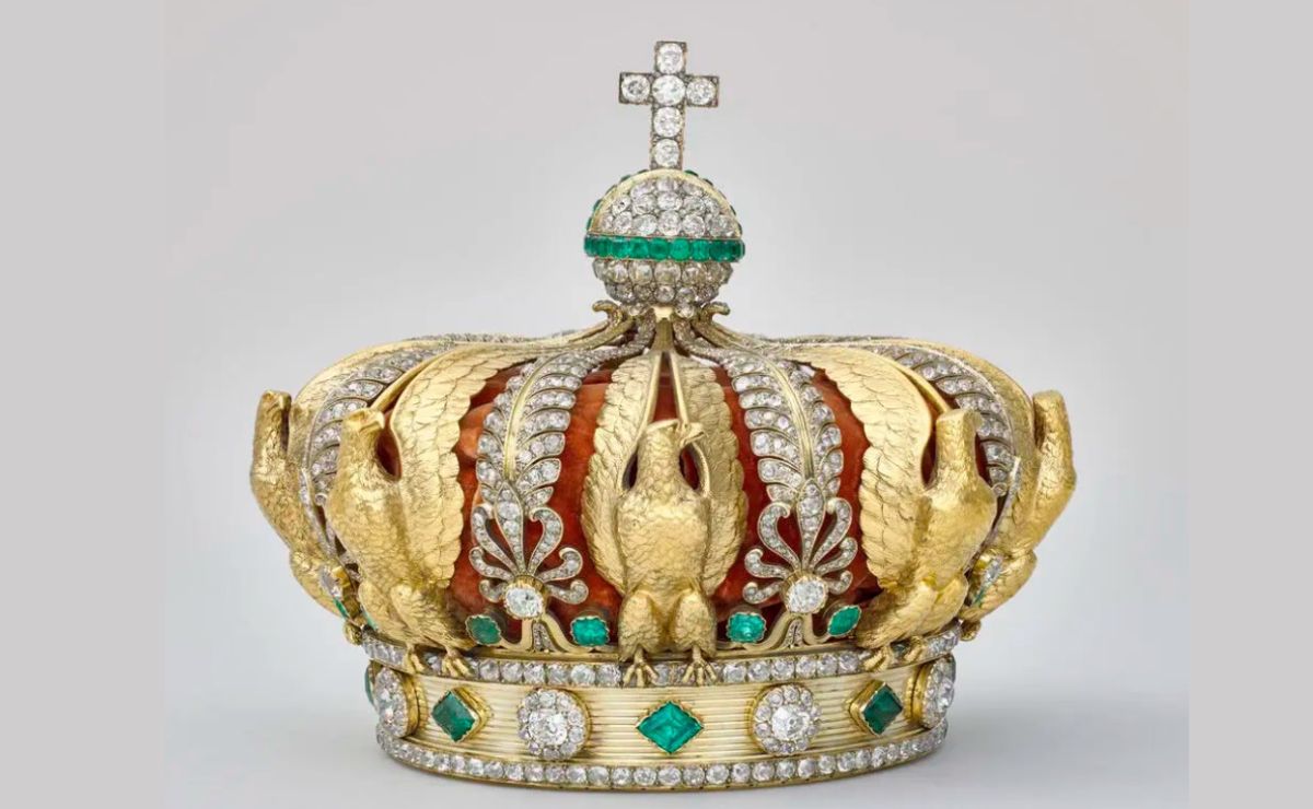 Louvre revela qué ocurrirá con la corona de la emperatriz Eugenia tras los daños por su robo - corona-de-la-emperatriz-eugenia