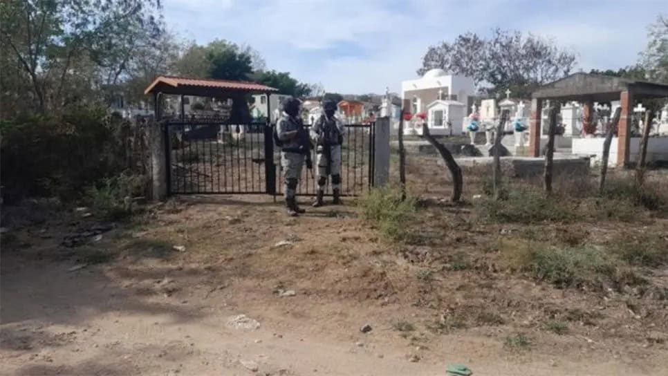 Mineros podrían estar en las fosas clandestinas en Concordia; un cuerpo cumple con las características de uno de ellos, informa FGR