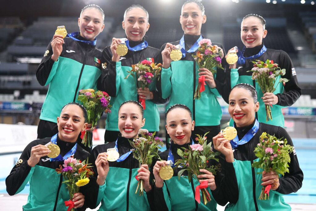 México logra medalla de oro en la Copa del Mundo de Natación Artística de París