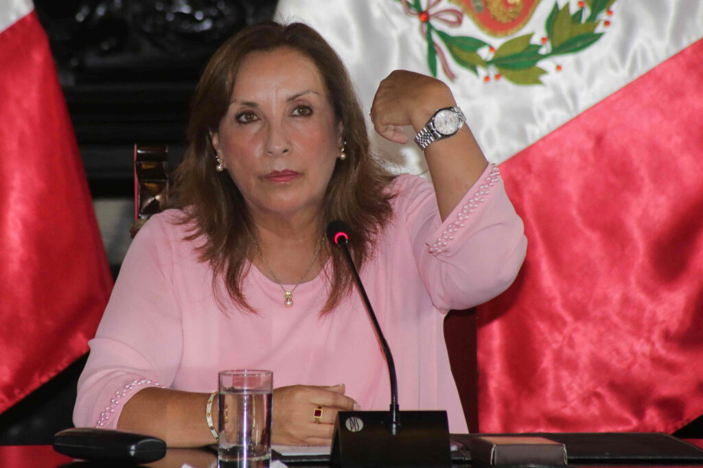 Contraloría de Perú investiga pago a la región del gobernador que prestó Rolex a Boluarte
