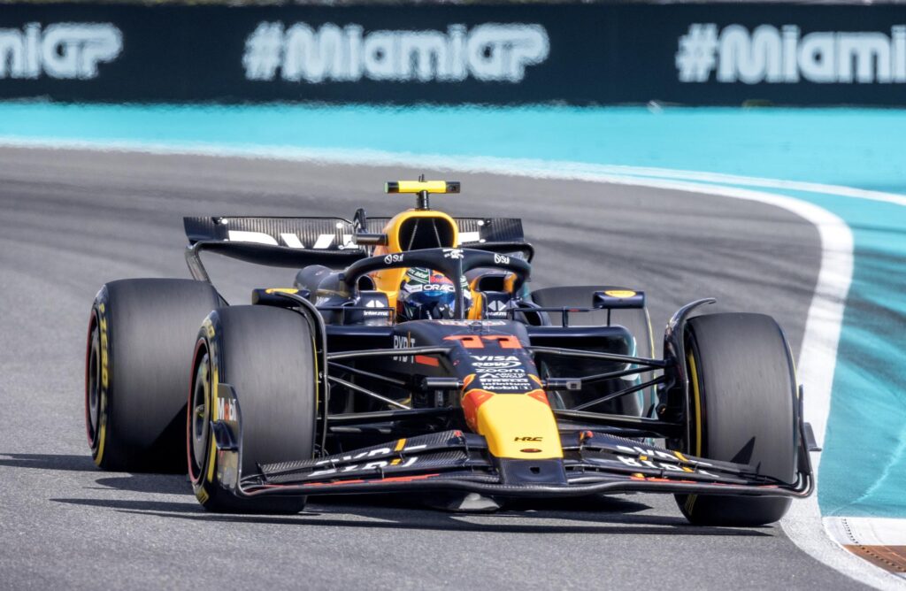 Verstappen consigue la pole en el GP de Miami; Checo Pérez saldra cuarto