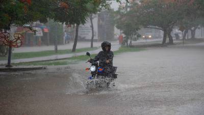 Nuevo León queda sumergido por ‘Alberto’: Tormenta tropical deja tres niños muertos