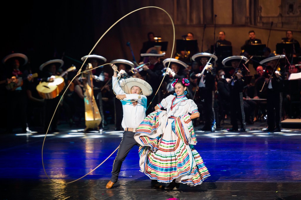 Ballet Folklórico de Amalia Hernández llega al Hollywood Bowl de Los Ángeles - ballet-folklorico-de-amalia-hernandez-1024x683