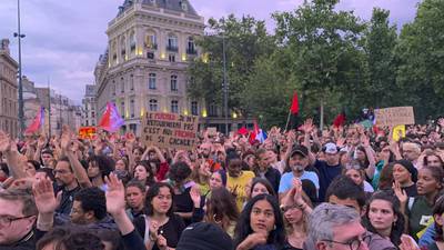 Ultraderecha ‘arrasa’ en las elecciones legislativas de Francia: Macron llama a evitar que gane mayoría