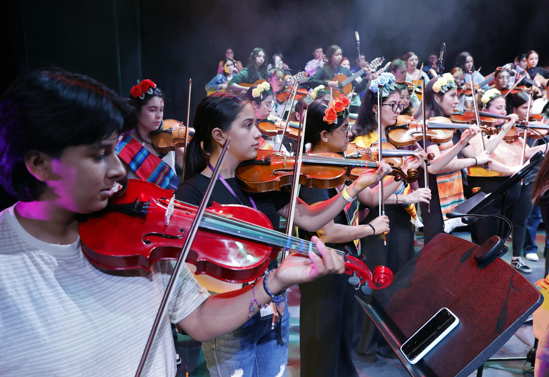 Una nueva generación de mujeres mariachi reivindica su papel en la música mexicana