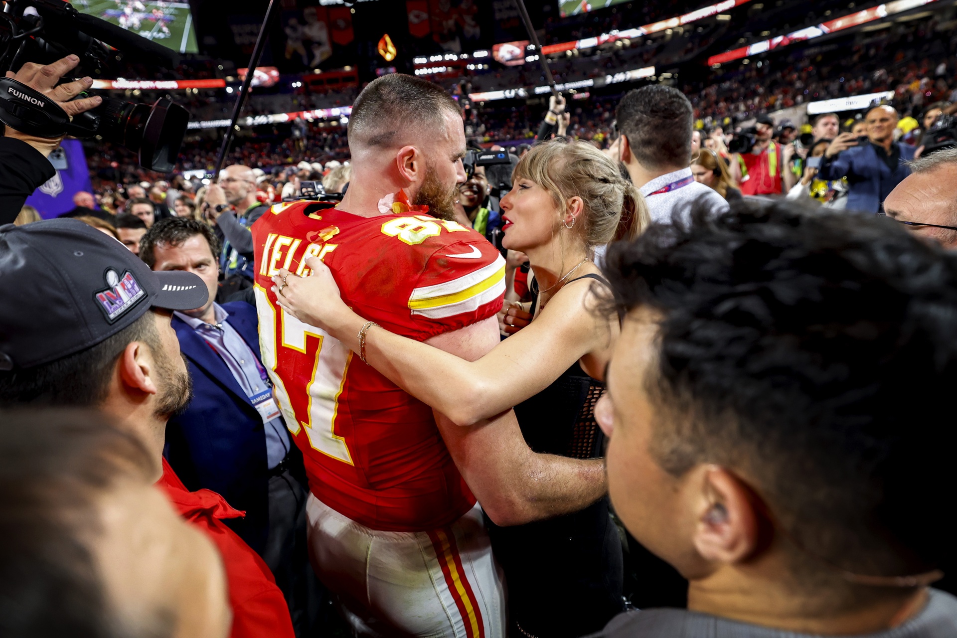 Travis Kelce participa en un concierto de Taylor Swift