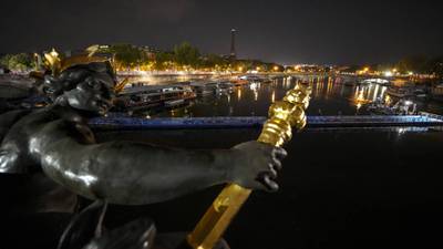 ¿Qué tiene el agua en el Río Sena, donde mexicanos no han podido nadar por mala calidad?