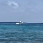 Aeronave cae al mar en Cozumel