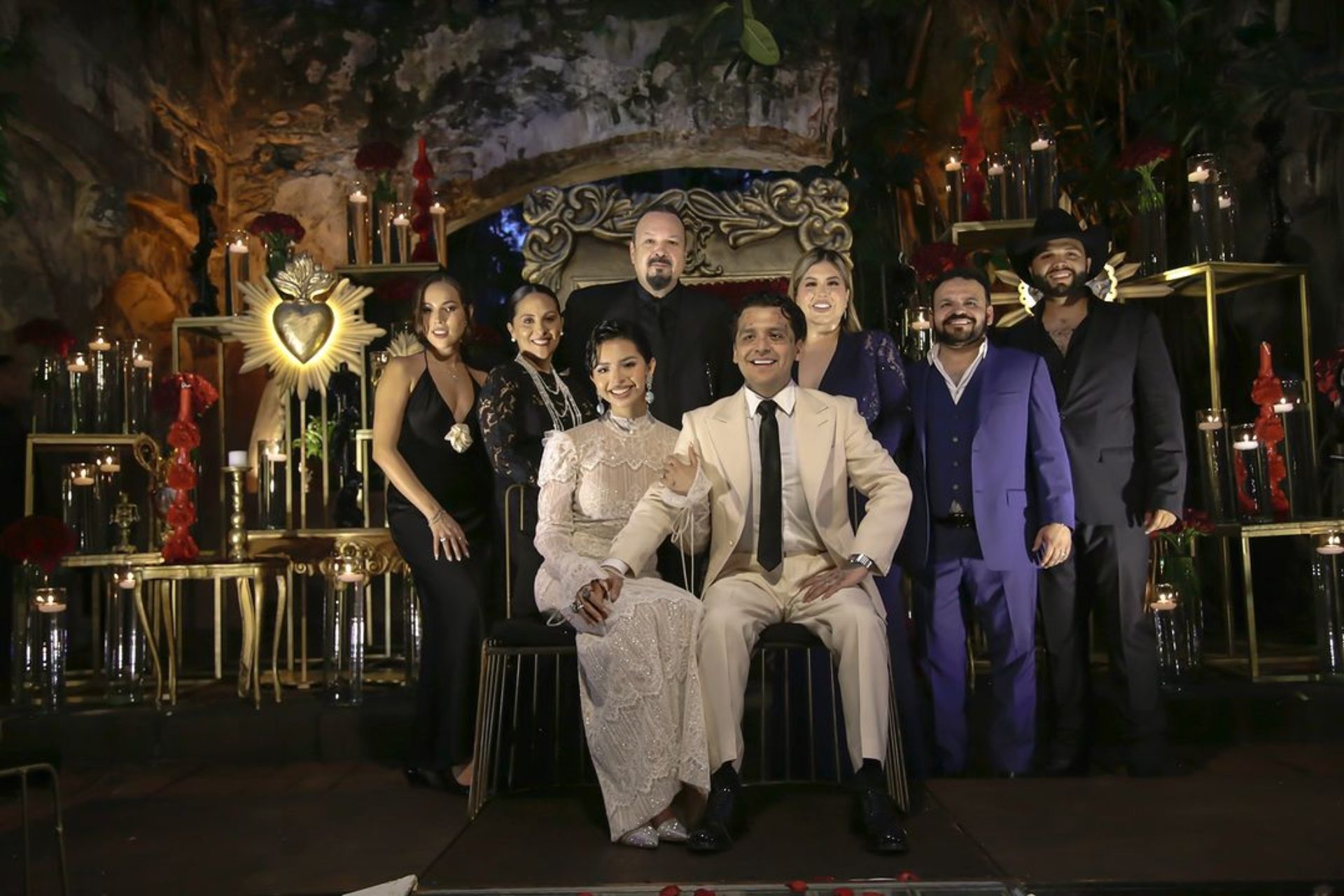 Revelan los retratos oficiales de la boda entre Angela Aguilar y Christian Nodal