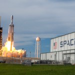 SpaceX asegura que satélites dispersos tras explosión en misión del Falcon 9 no amenazan la Tierra