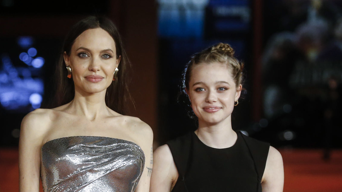 Hija de Angelina Jolie logra eliminar el apellido de Brad Pitt