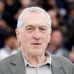 #Video Robert De Niro celebra su cumpleaños 81 lanzándose al mar desde un yate