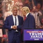 Trump incluye a Robert F. Kennedy Jr. en su equipo de transición presidencial