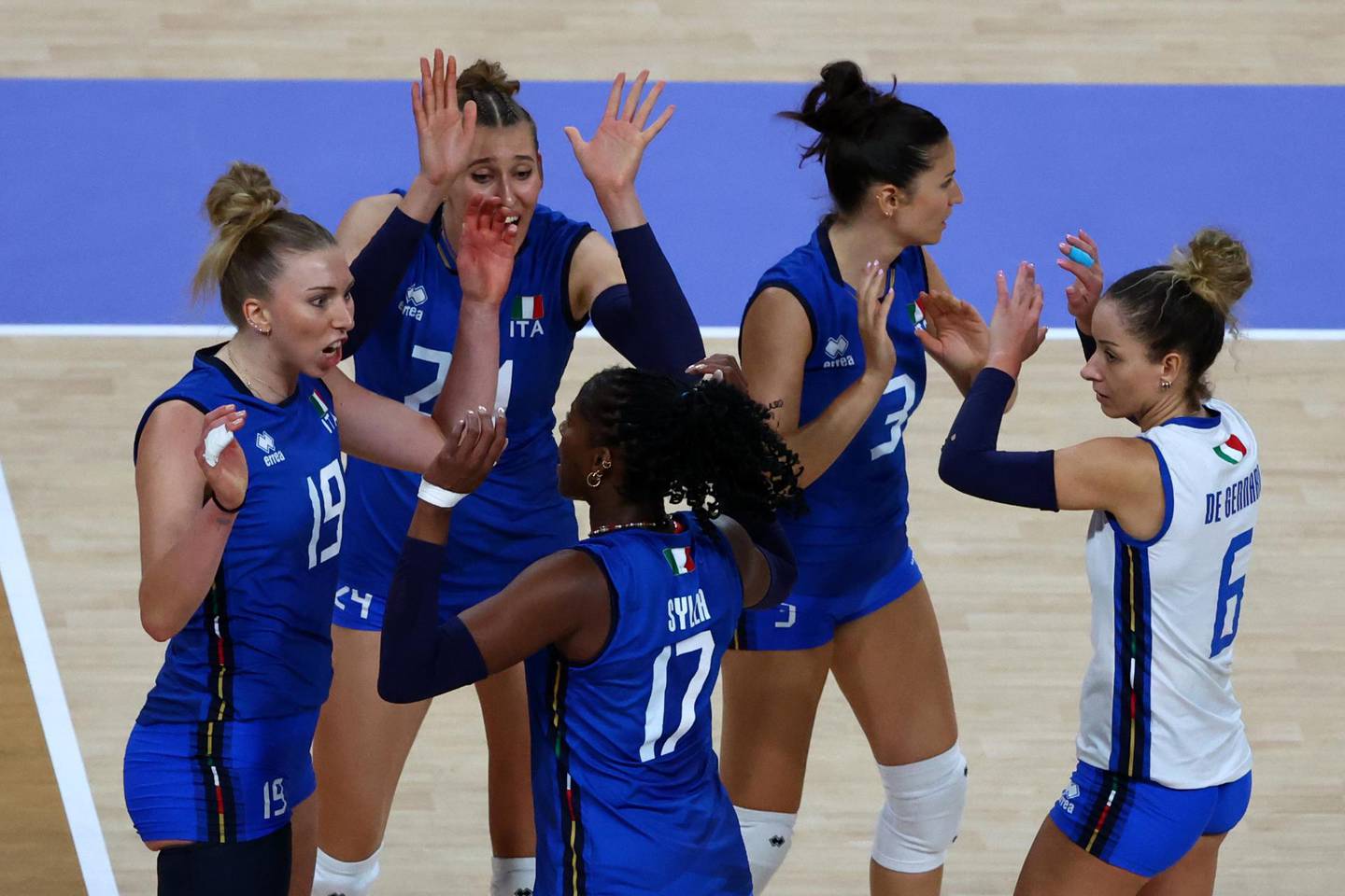 El equipo femenil de voleibol de Italia busca la medalla de oro. (Foto: EFE)