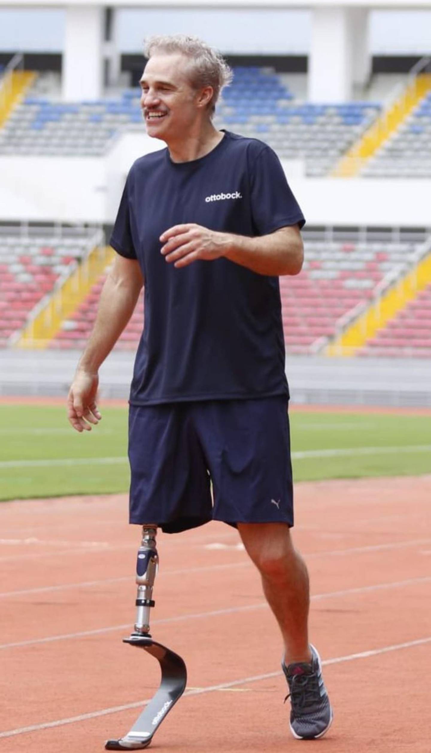 El actor de 'La Casa de las Flores' se prepara para sus competencias en Paralímpicos. ((Foto: Instagram @juan_pablomedina))