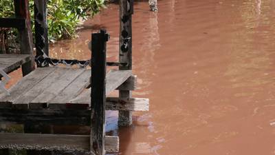 Refinería Dos Bocas contamina aguas del Río Seco, denuncian pescadores de Paraíso, Tabasco