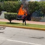 #Video Presuntos normalistas vandalizan Batallón de Infantería de Iguala