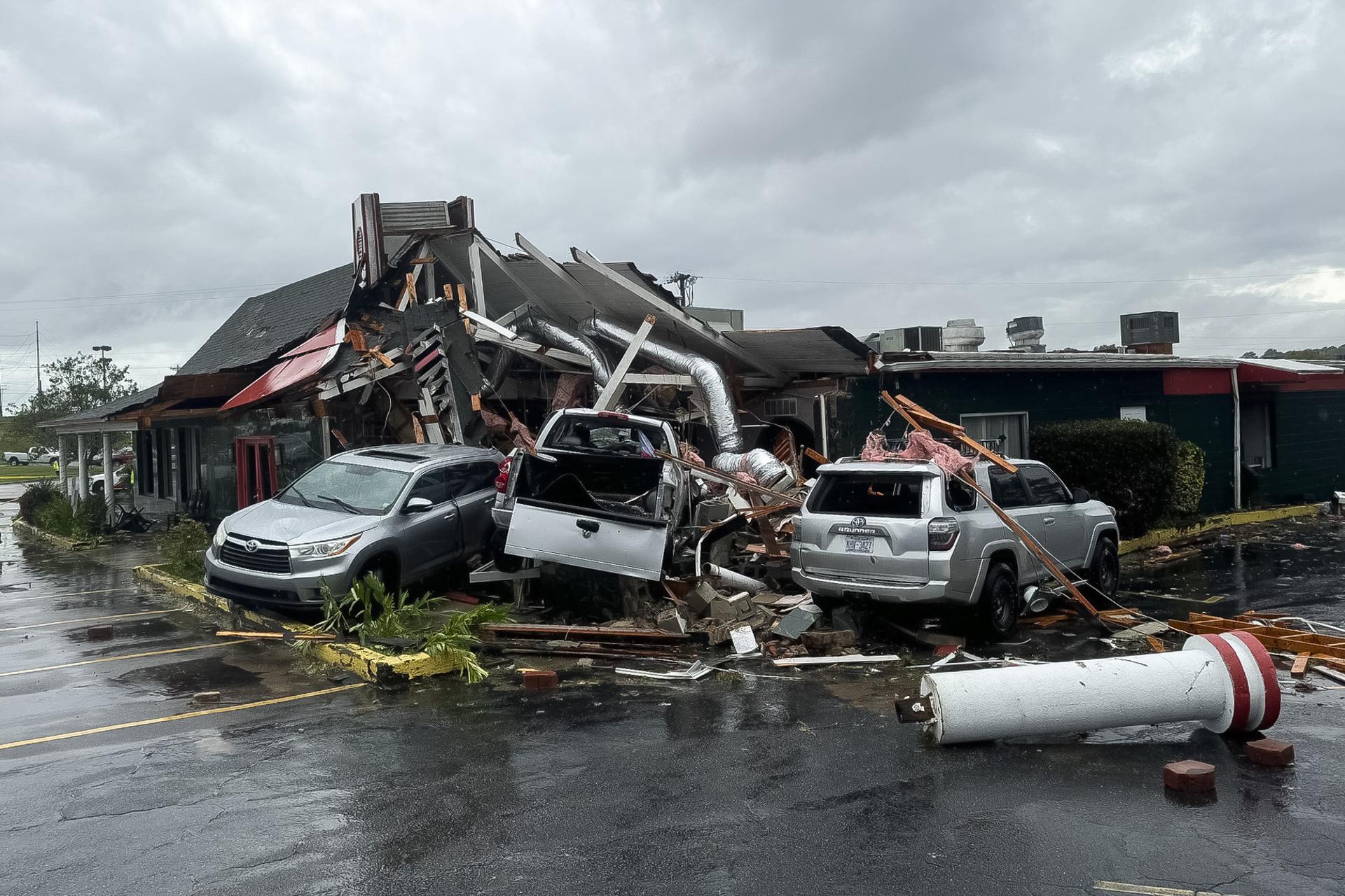 Huracán ‘Helene’ deja cerca de 100 muertos en EE.UU.