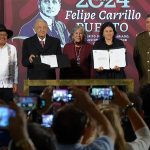 AMLO firma reformas constitucionales de la Guardia Nacional y a favor de los pueblos indígenas