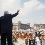 Votación a mano alzada en el Zócalo fue ‘plan con maña’, asegura López Obrador