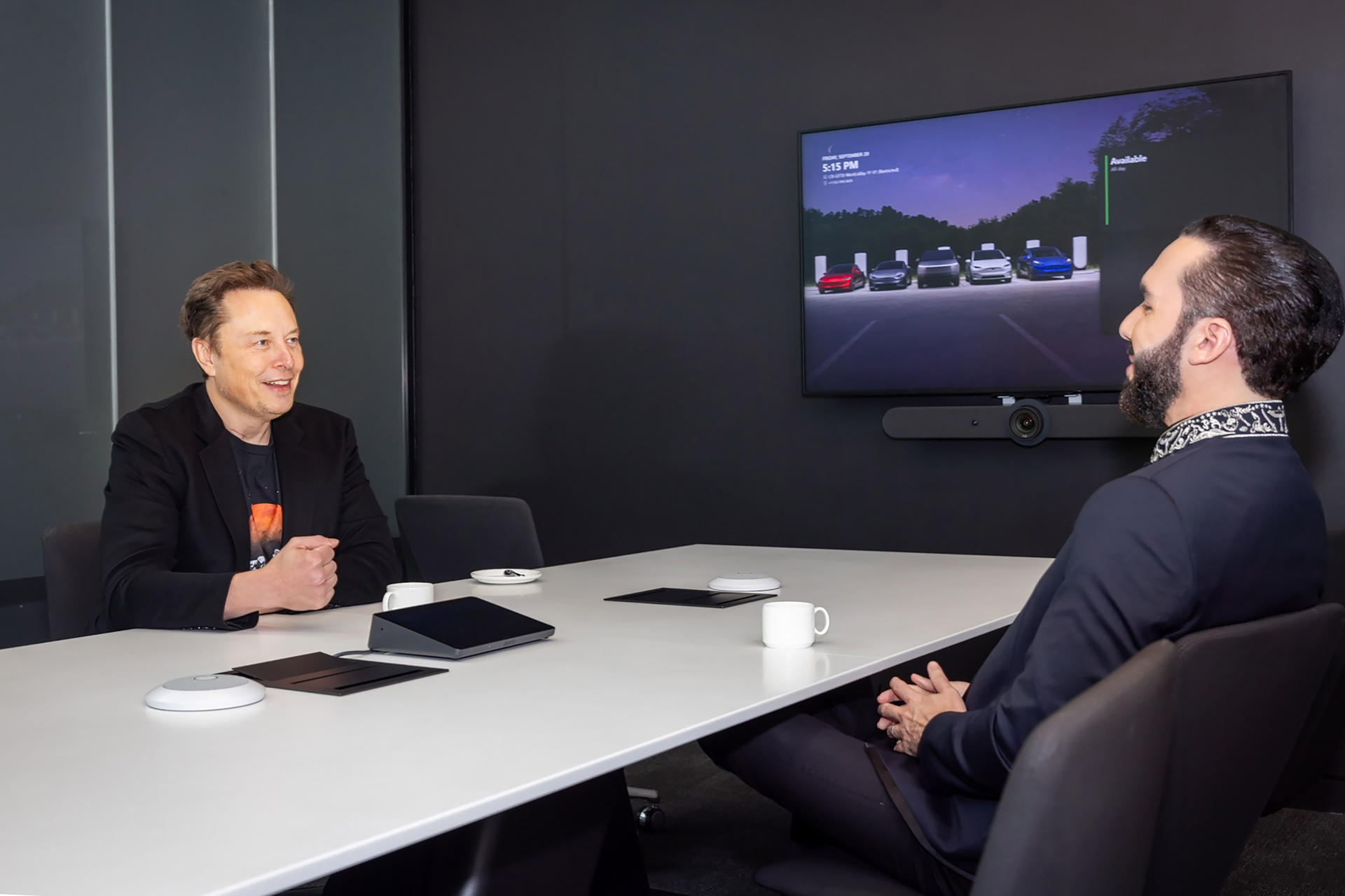 El presidente de El Salvador, Nayib Bukele, se reúne con Elon Musk