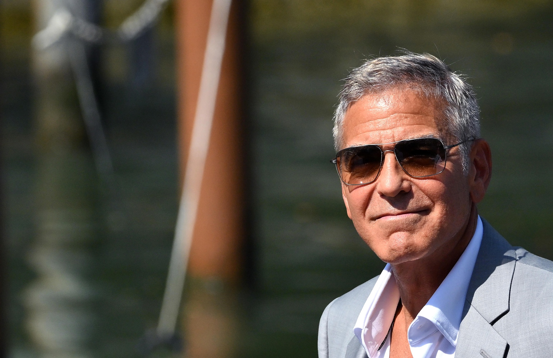 George Clooney elogia el acto “desinteresado” de Joe Biden de renunciar al poder