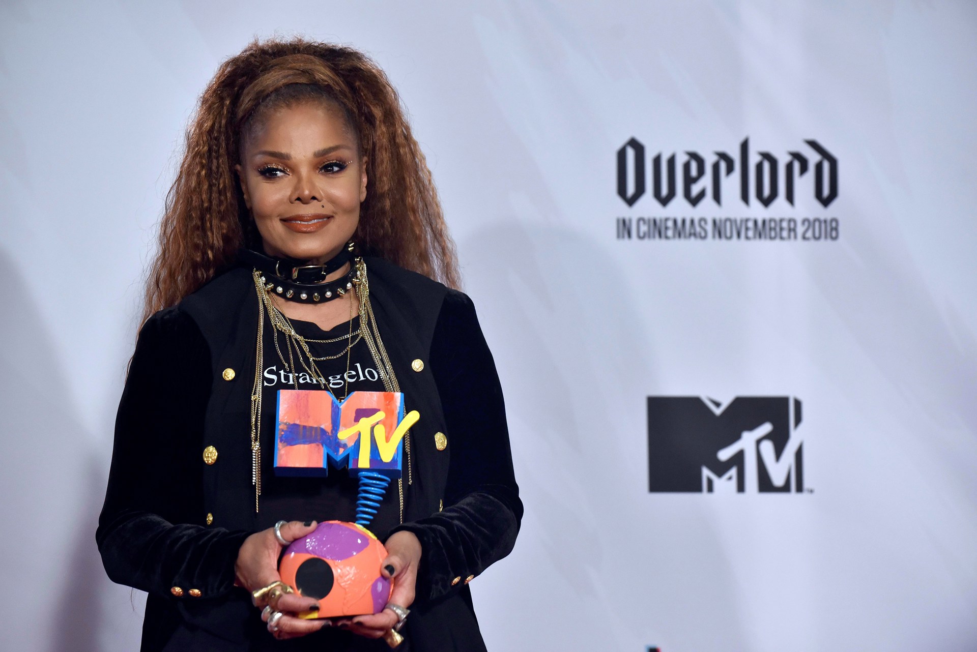 Janet Jackson se disculpa por comentarios sobre la raza de Kamala Harris