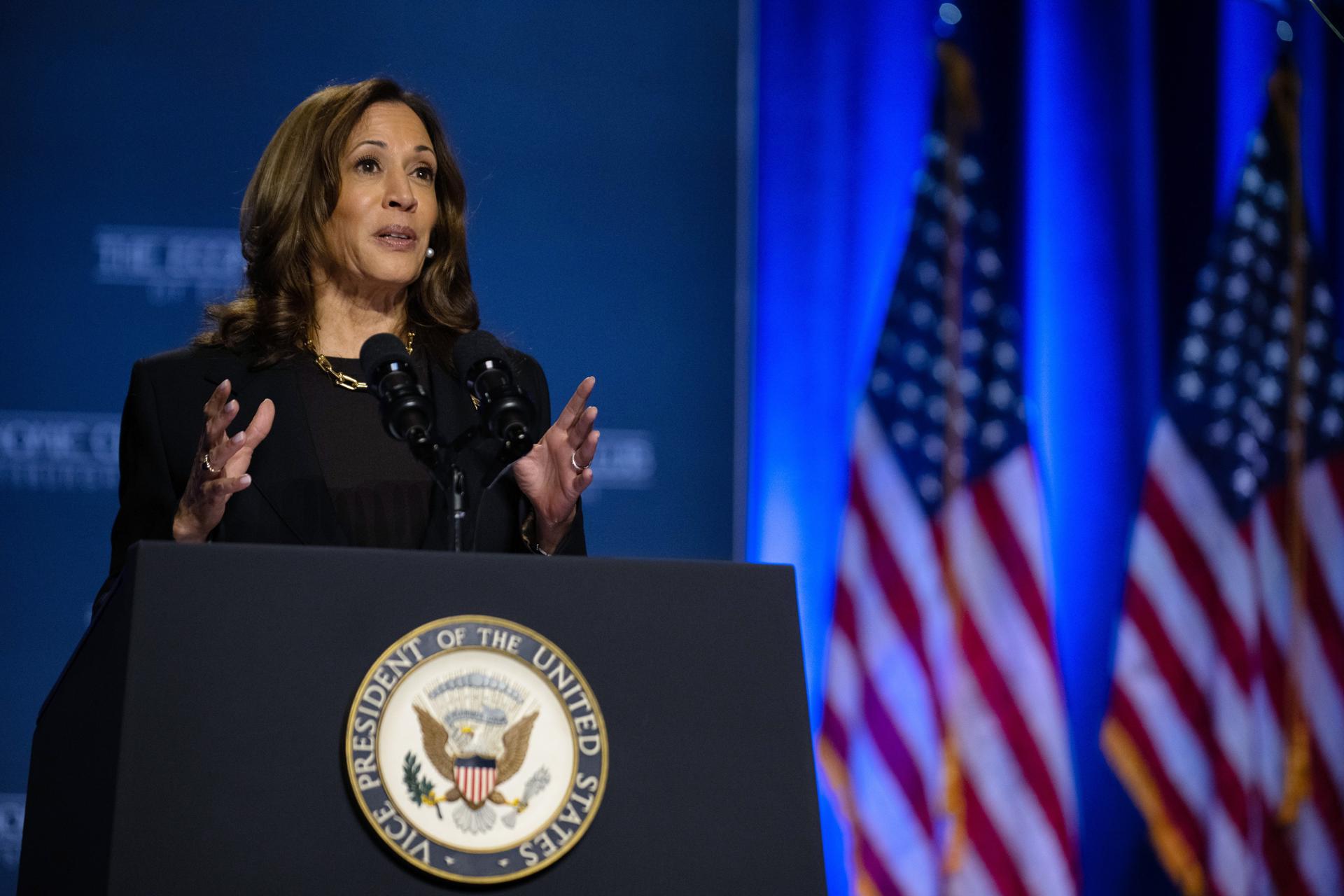 Harris supera a Trump en intención de voto latino, pero la ventaja demócrata se reduce