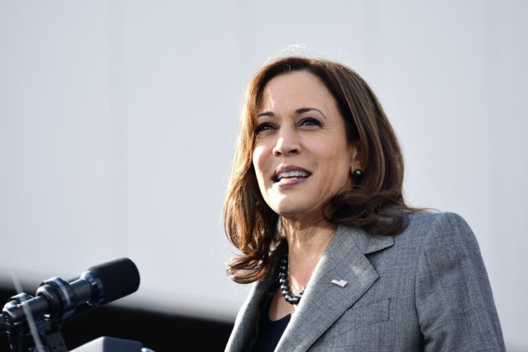 kamala-harris-aun-no-ha-elegido-a-su-candidato-a-vicepresidente-aclara-su-campana