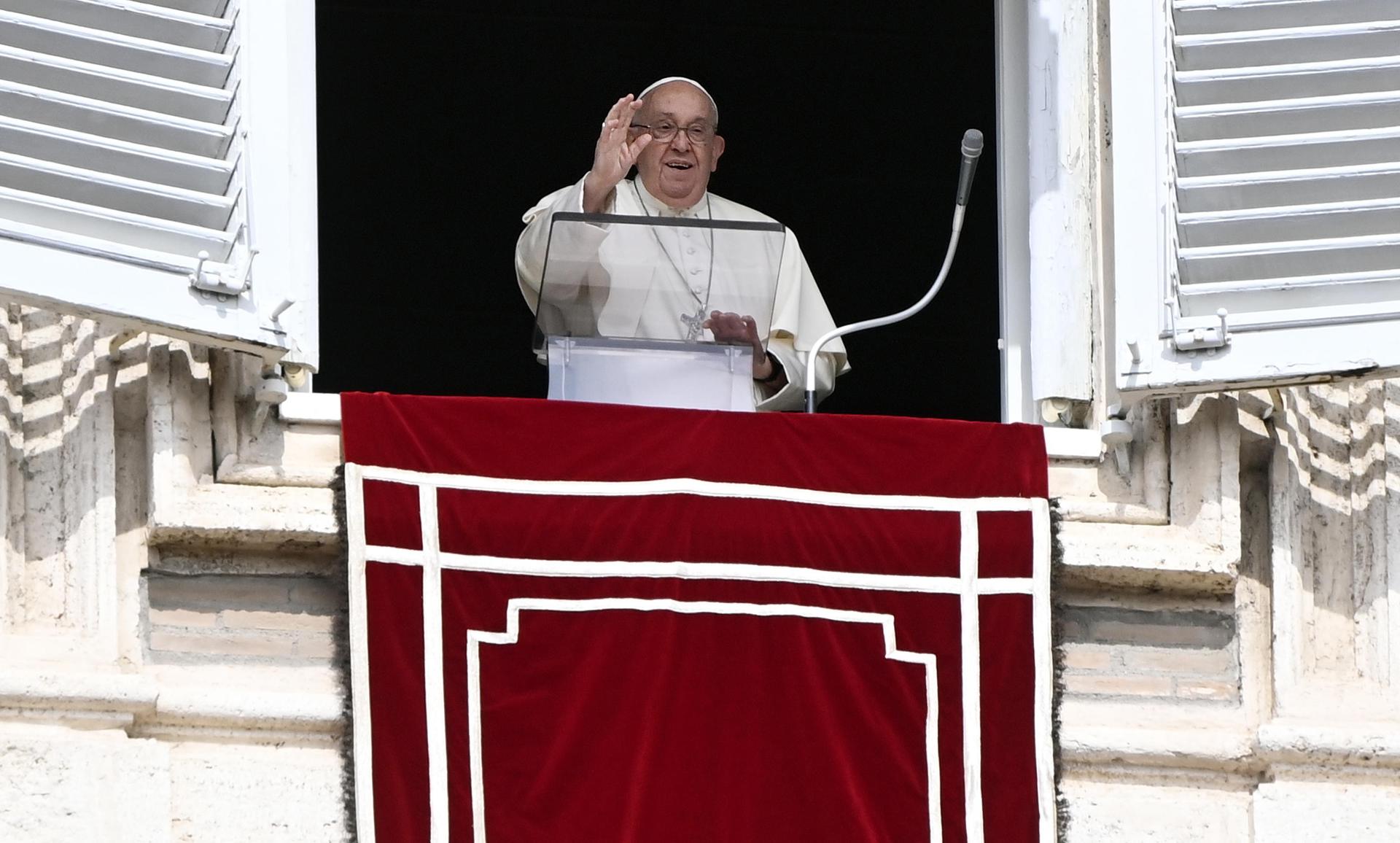 Papa Francisco reclama que “se oiga la voz de los pueblos que piden la paz”