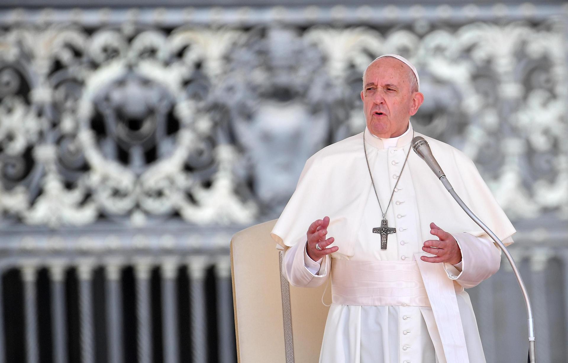 Papa Francisco retoma su agenda después de anular el lunes varias actividades por una gripe