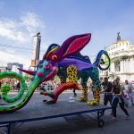 Implementan dispositivo vial por desfile de alebrijes y marcha zombie en CDMX