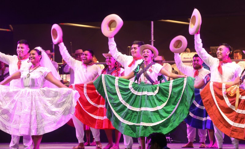 Con Brasil y Oaxaca como invitados, inauguran el Festival Cervantino - con-brasil-y-oaxaca-como-invitados-inauguran-el-festival-cervantino-3-1024x625