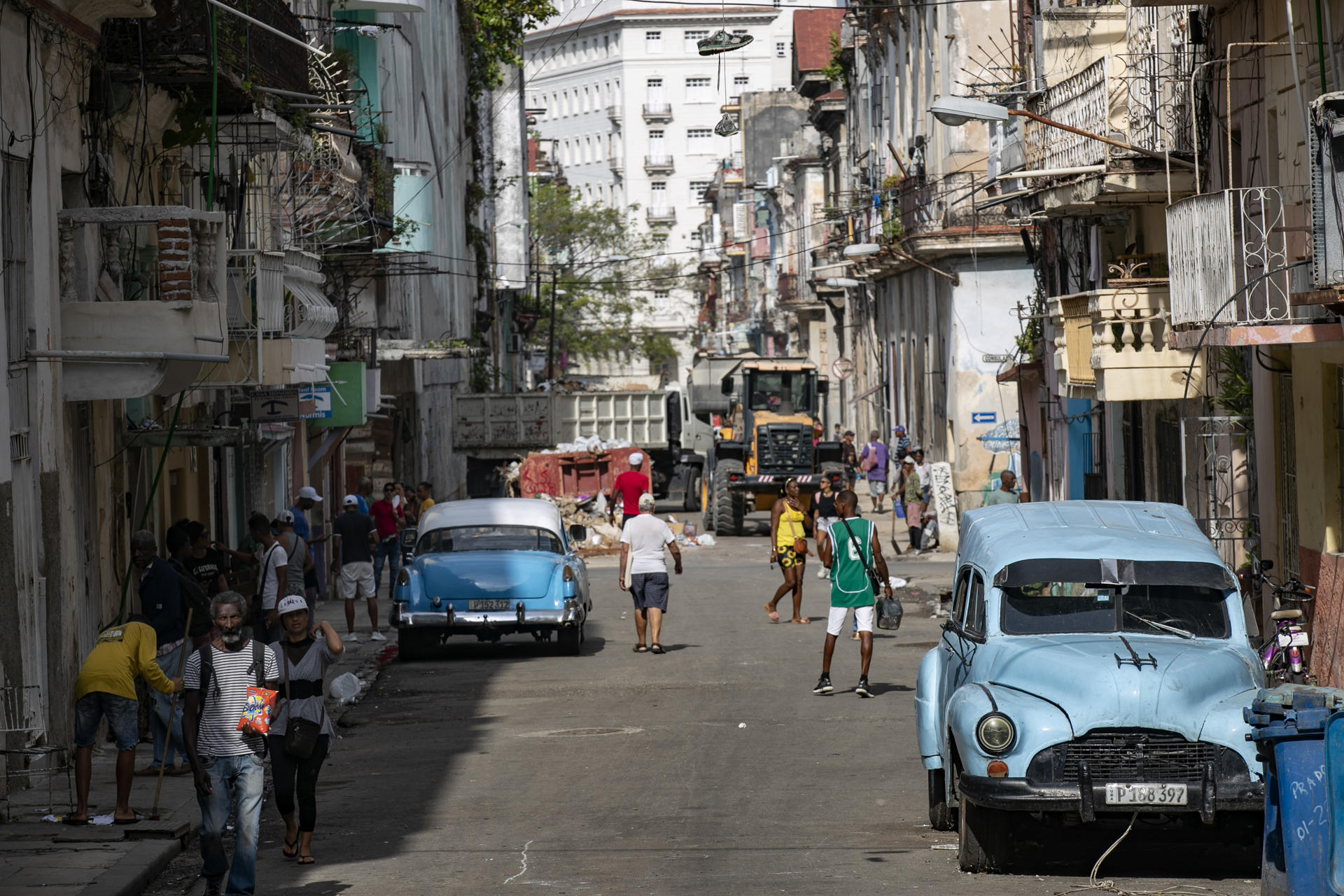 Cuba comienza las labores para reiniciar la principal termoeléctrica del país