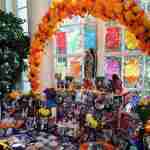 Ofrenda del Día de Muertos en la Casa Blanca honra a difuntos de empleados y visitantes