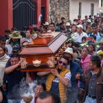 Dan último adiós en Chiapas al sacerdote Marcelo Pérez