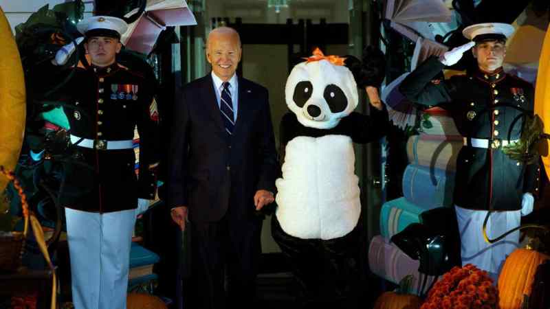 Joe Biden y su esposa Jill celebran su último Halloween en la Casa Blanca - joe-biden-y-su-esposa-jill-celebran-su-ultimo-halloween-en-la-casa-blanca-1-1024x576