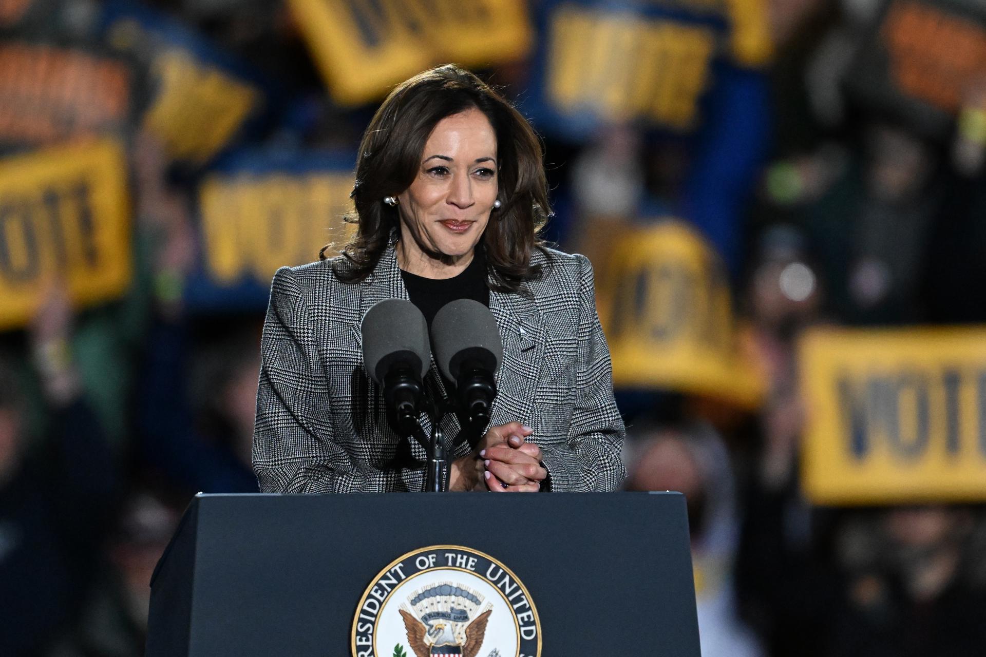 Kamala Harris busca el voto latino al ritmo de cumbia