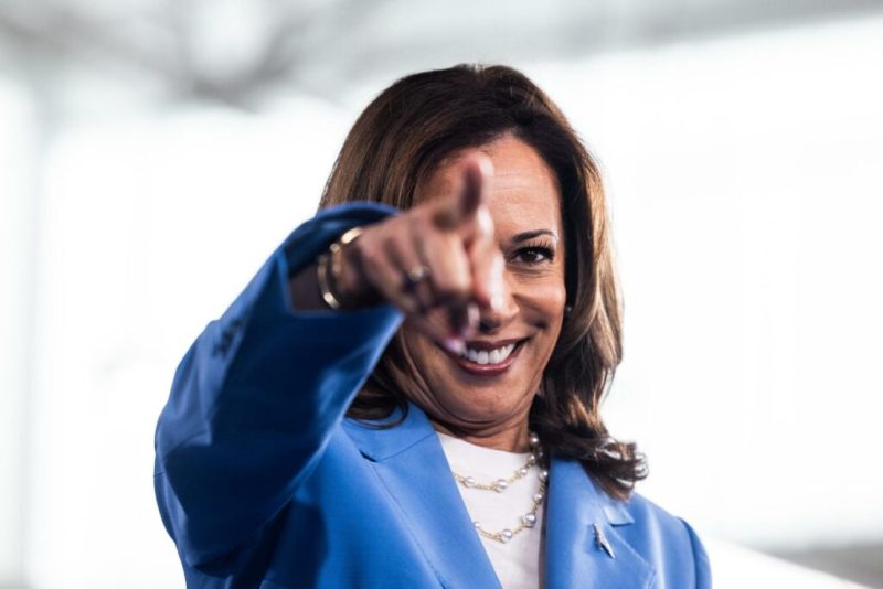 Ataques de Trump contra migrantes no favorecen a los demócratas, revela encuesta - kamala-harris-eeuu-1024x683