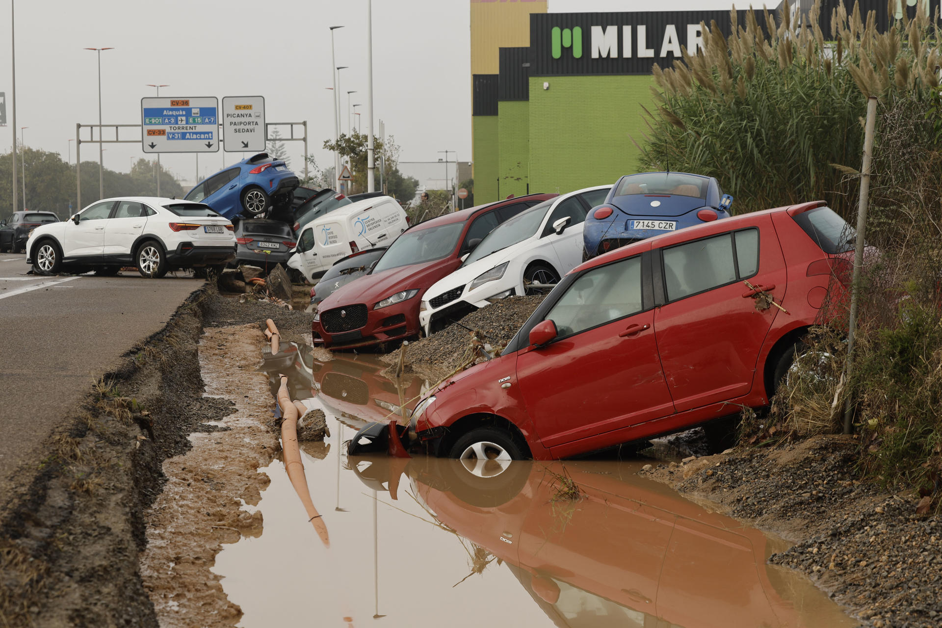 Temporal de lluvias deja al menos 64 muertos y cuantiosos daños en España