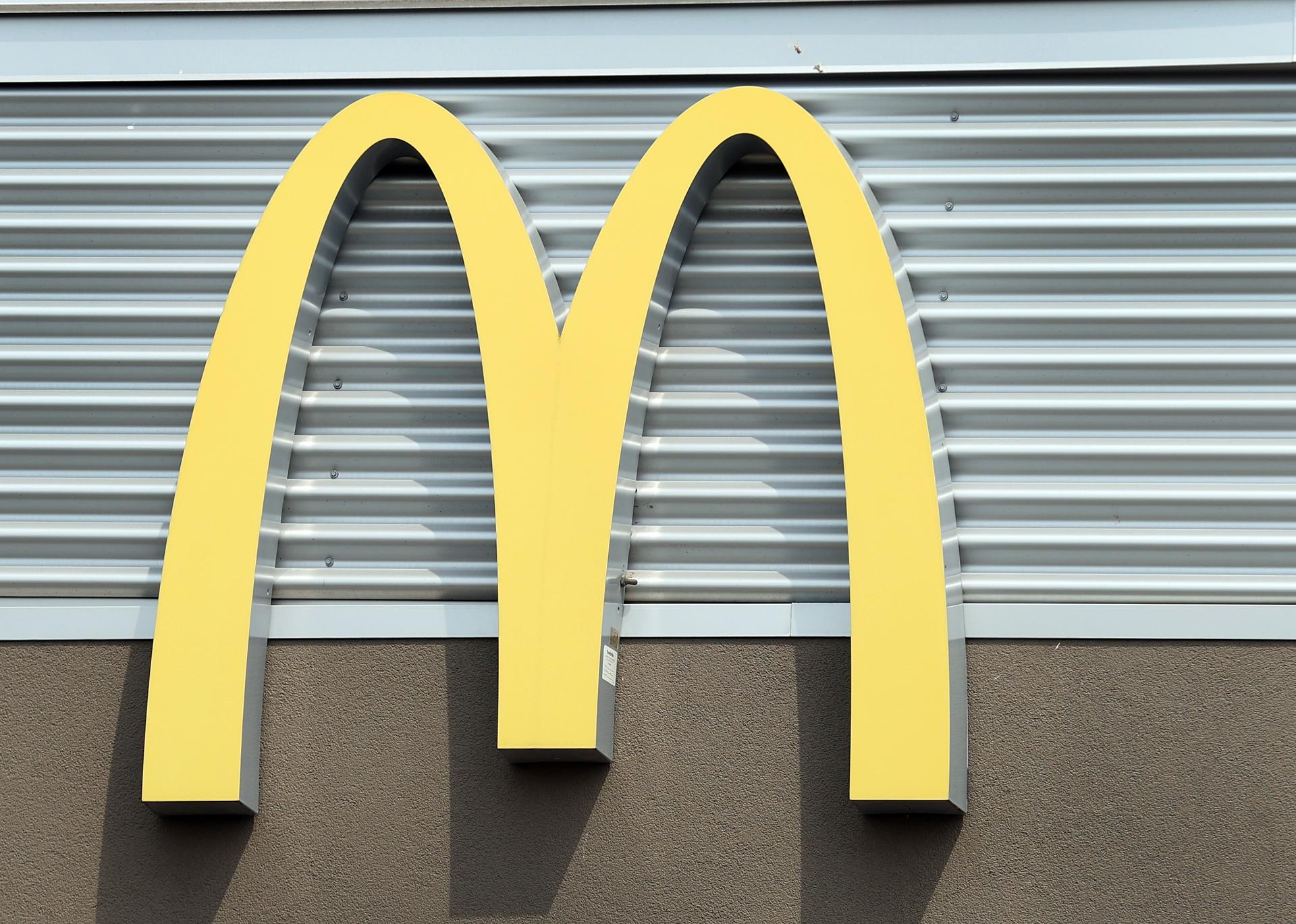 Se eleva a 75 el número de afectados por brote de E. coli en McDonald’s de EE.UU.