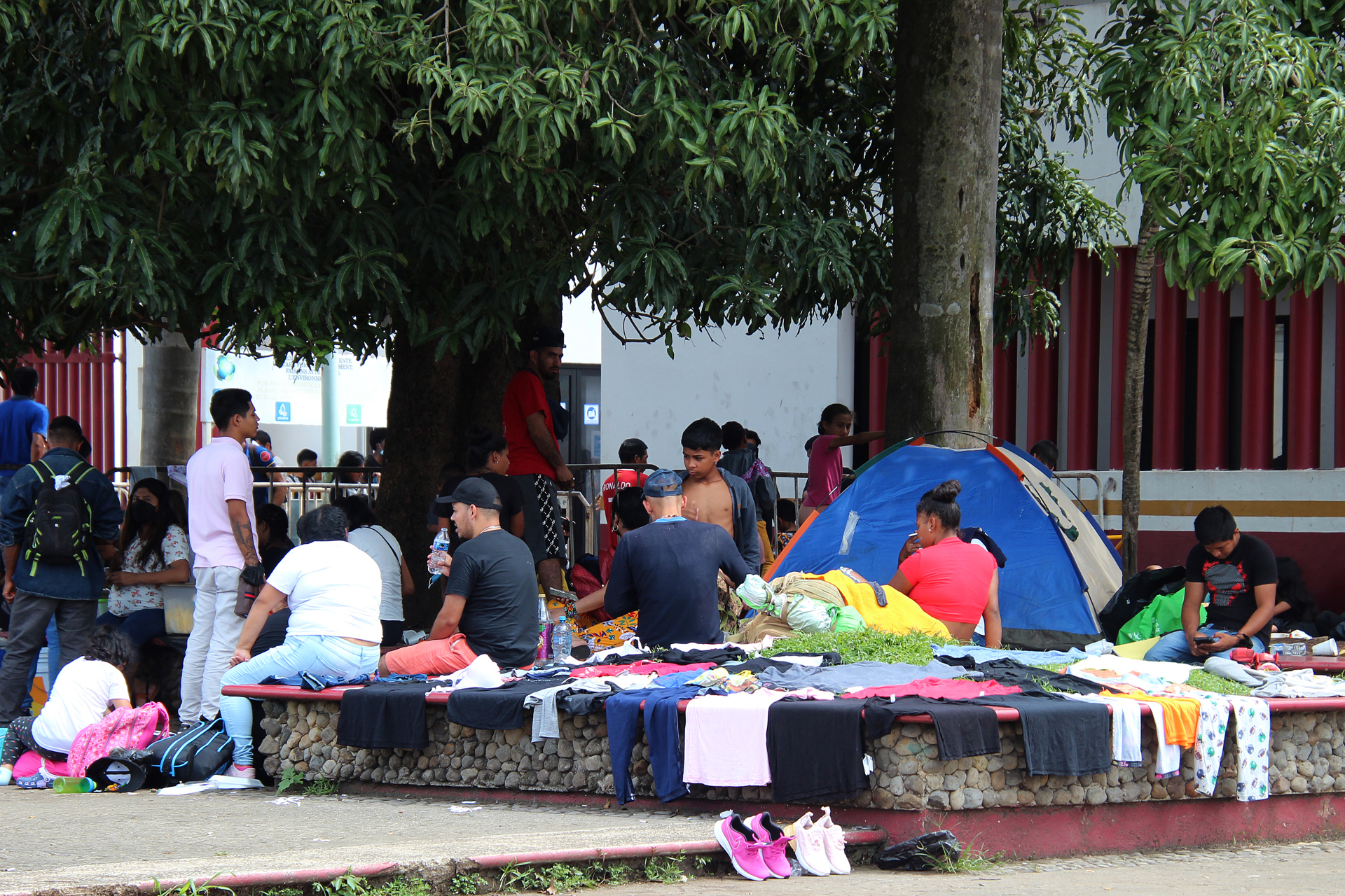 Chicago unificará refugios para migrantes y personas sin hogar