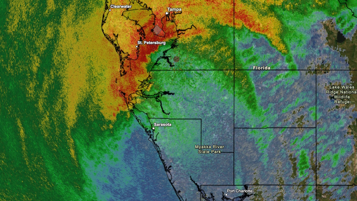 ‘Milton’ toca tierra como huracán categoría 3 cerca de Siesta Key, en Florida