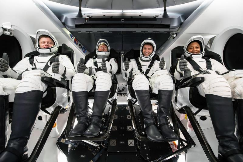 Uno de los cuatro astronautas de la NASA que amerizó en Florida se encuentra hospitalizado - tripulacion-de-la-octava-mision-de-nasa-y-spacex-parte-hacia-la-tierra-tras-siete-meses-en-la-eei-2-1024x683