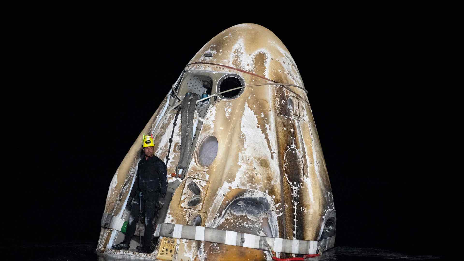 Uno de los cuatro astronautas de la NASA que amerizó en Florida se encuentra hospitalizado