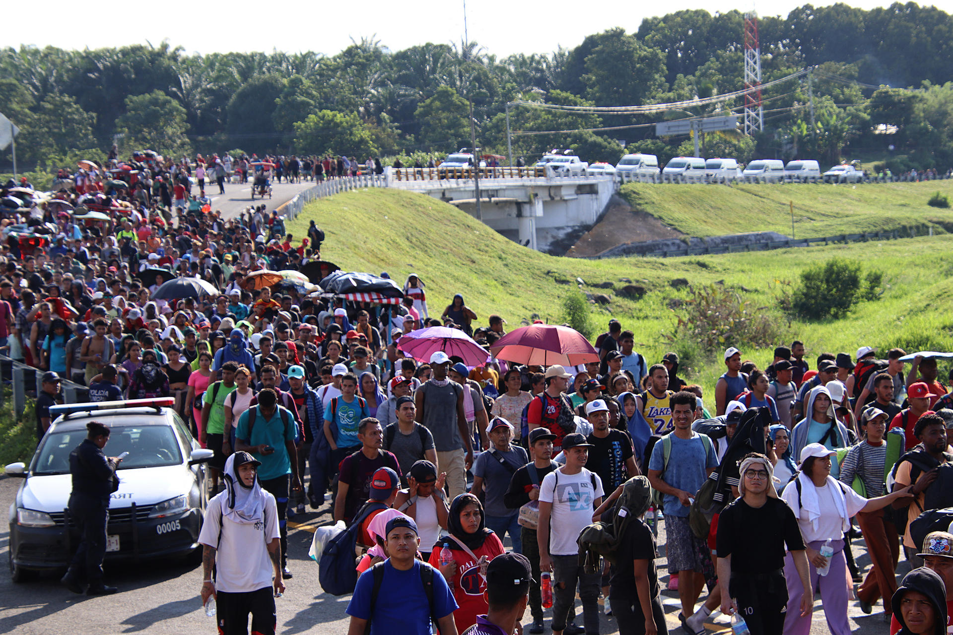 La caravana migrante denuncia un cerco policial en Chiapas