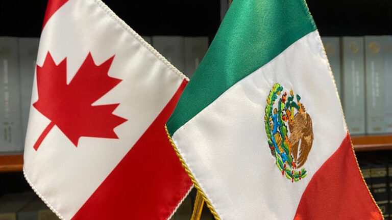 banderas-de-canada-y-mexico-1