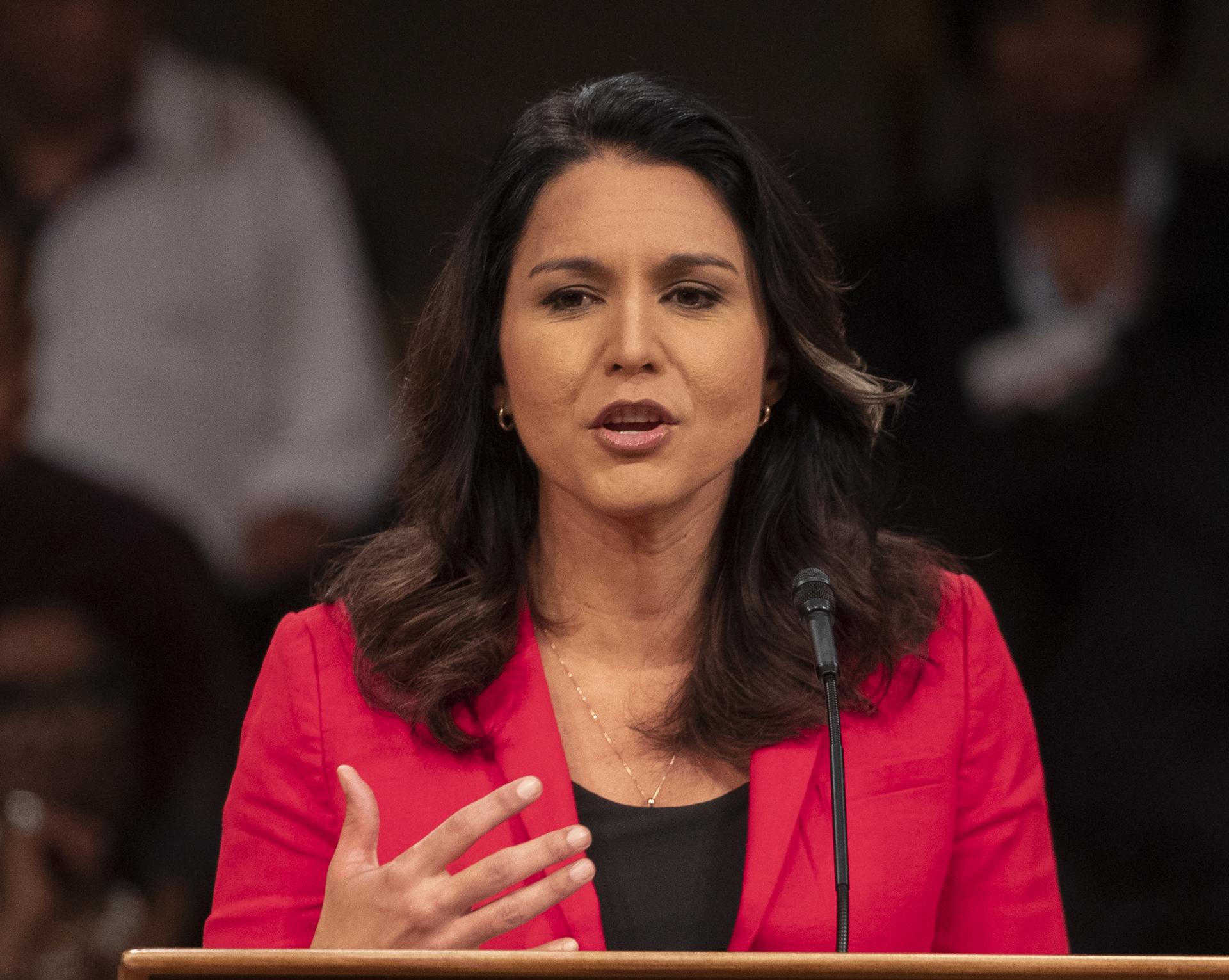 Trump propone a la excongresista demócrata Gabbard como directora de Inteligencia Nacional