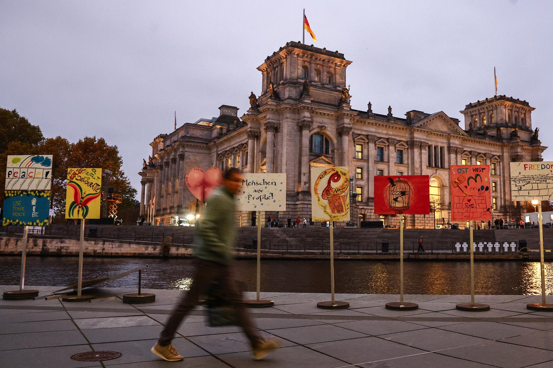 Alemania celebra a lo grande los 35 años de la caída del muro de Berlín