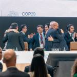 COP29 acuerda que países ricos aporten 300 mil mdd a países en desarrollo